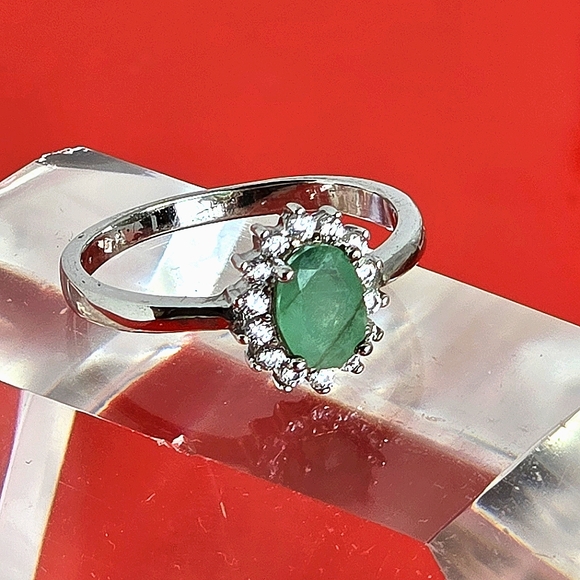 925 Sterling Silver Ring Sz 7 with Natural Oval Emerald 7x5 mm & CZ - Picture 6 of 8